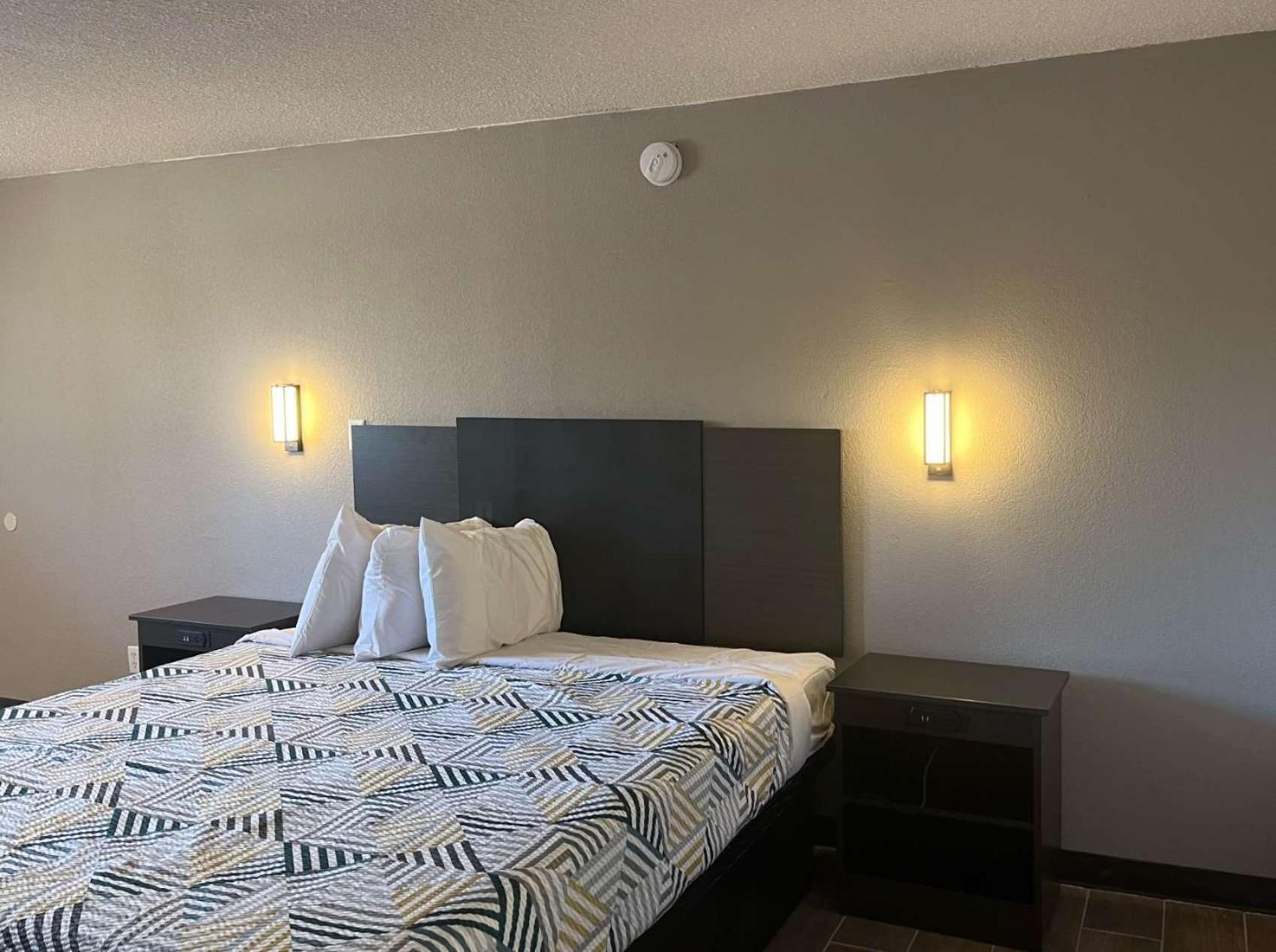 Studio 6 Suites Hurricane, Wv ภายนอก รูปภาพ