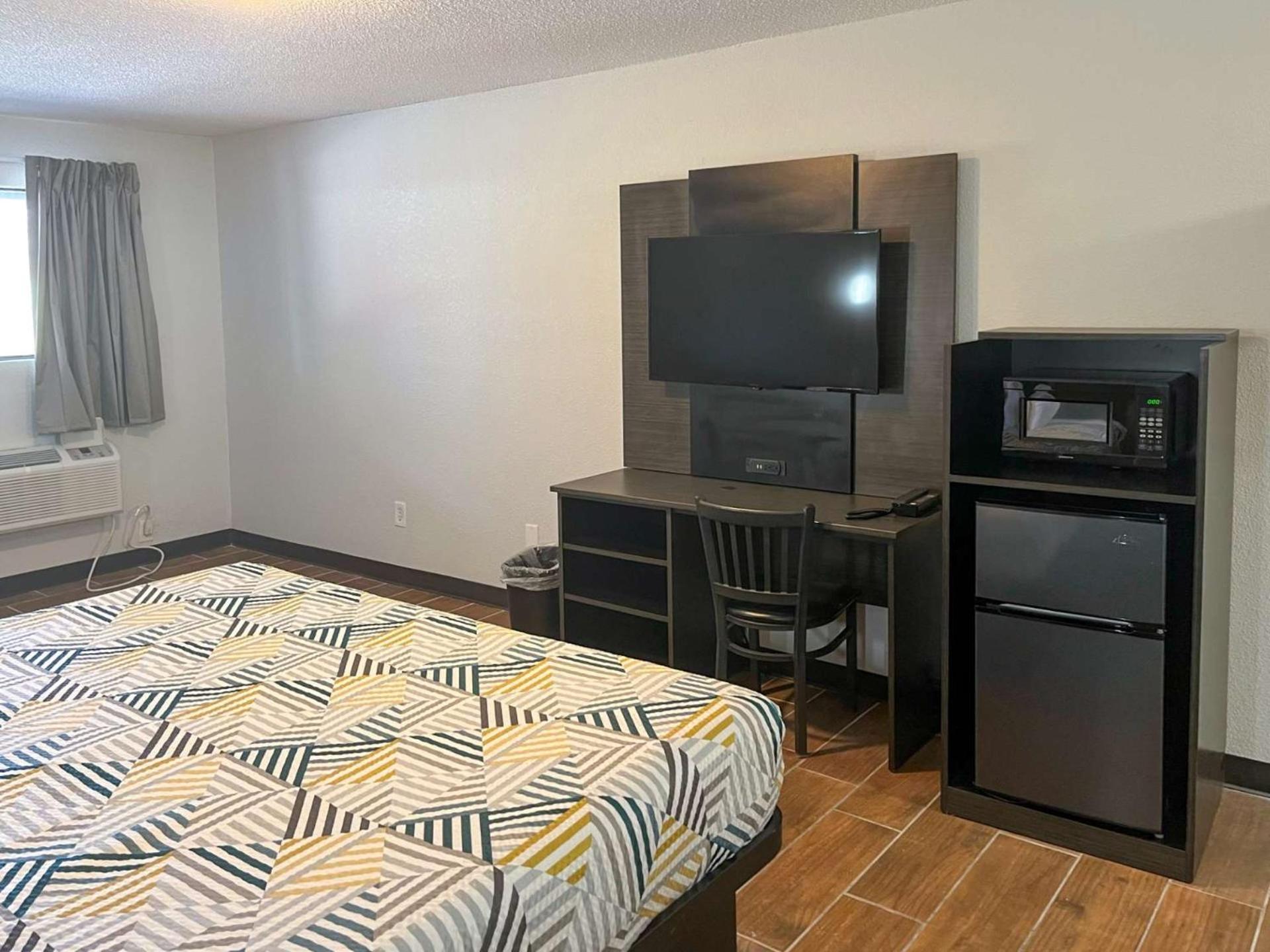 Studio 6 Suites Hurricane, Wv ภายนอก รูปภาพ