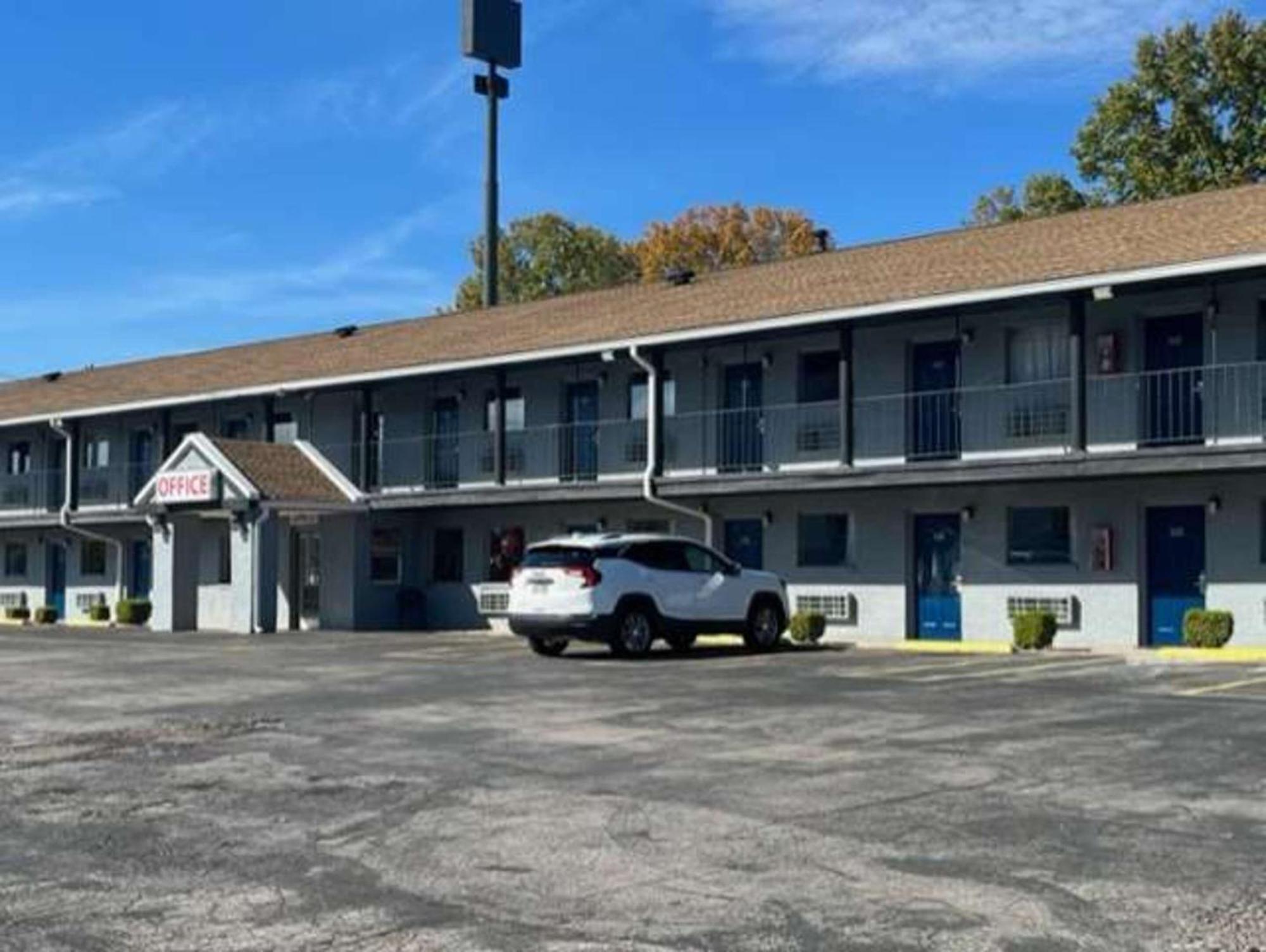 Studio 6 Suites Hurricane, Wv ภายนอก รูปภาพ