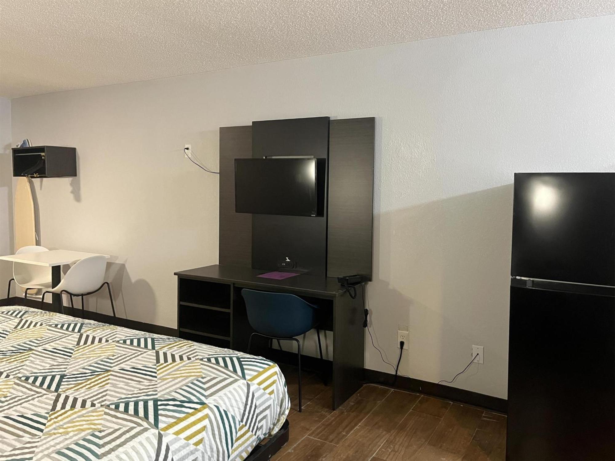 Studio 6 Suites Hurricane, Wv ภายนอก รูปภาพ